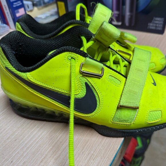 Nike Romaleos 2  Volt Neon Yellow Size Mens 11.5 476927-730 Shoes - Picture 1 of 4